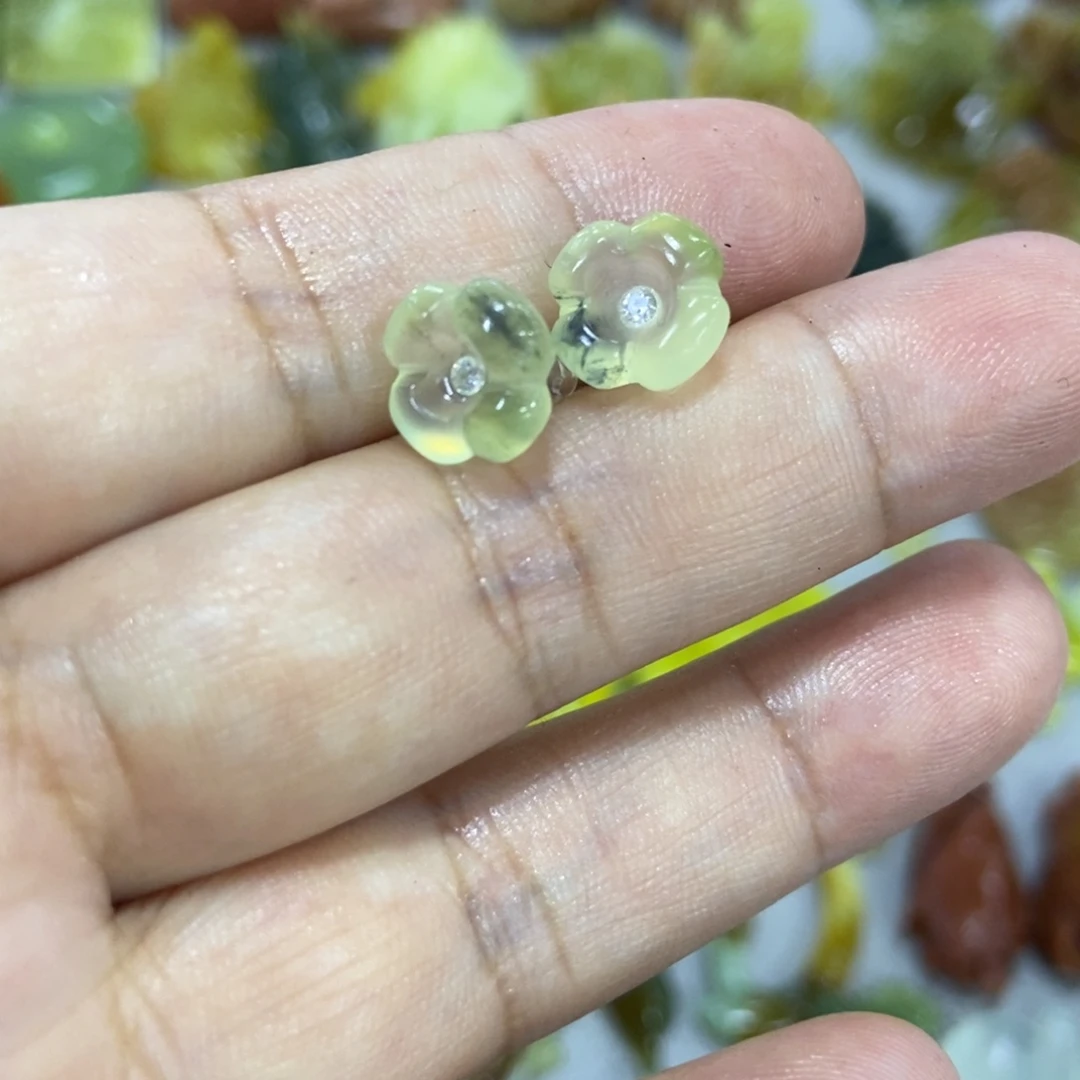 未镶嵌蛇纹石玉挂件