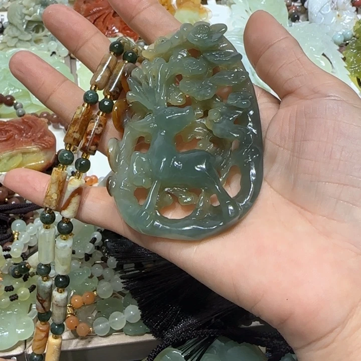 蛇纹石玉未镶嵌吊坠