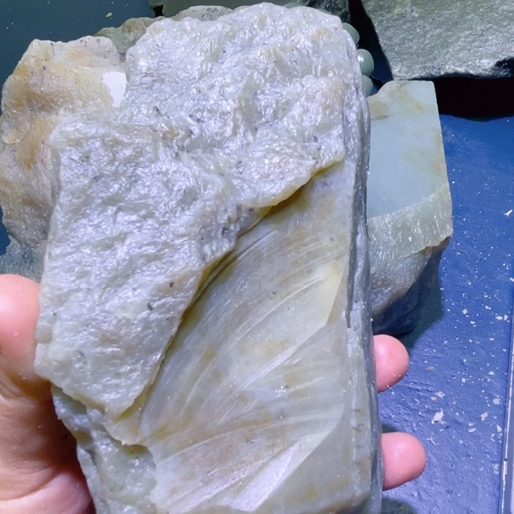 和田玉未镶嵌珠宝半成品