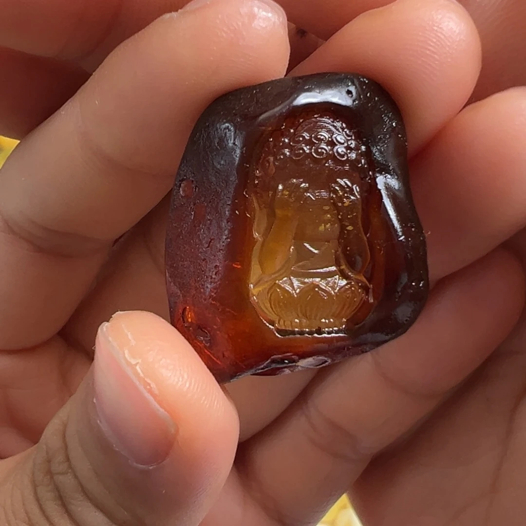 琥珀未镶嵌裸石琥珀