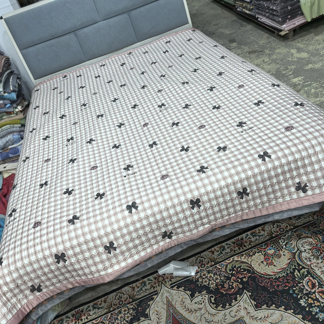 莫小柔宽边床盖（粉色南瓜格子）2米✕2.3米