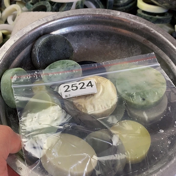 幸***人未镶嵌蛇纹石玉手镯