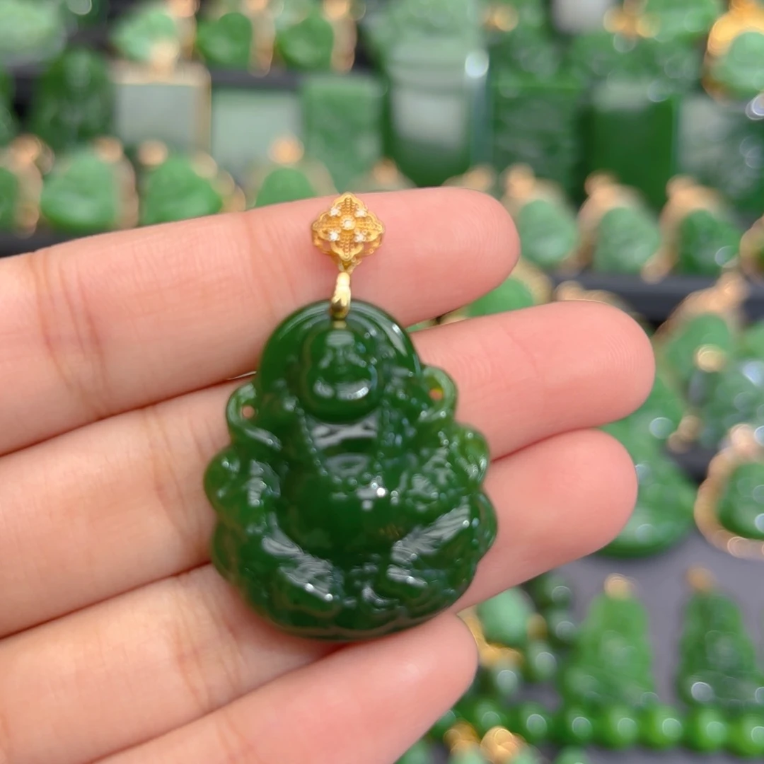 颈饰18K金镶嵌和田玉（碧玉）