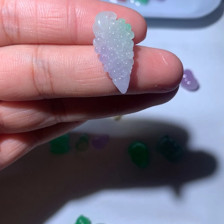 南***国翡翠未镶嵌颈饰挂件