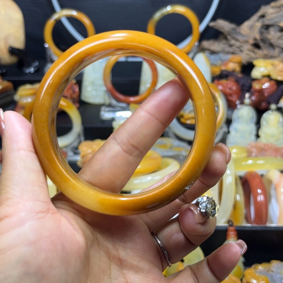 石英质玉（黄龙玉）未镶嵌手镯