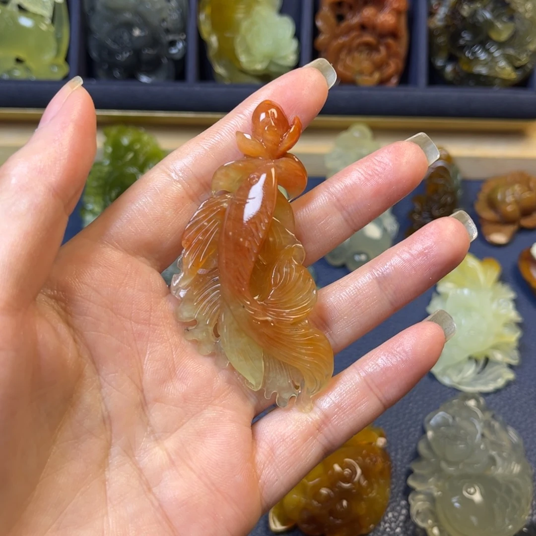煎***鱼蛇纹石玉未镶嵌颈饰