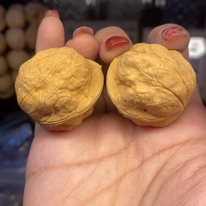 吊坠文玩核桃47铁鹦鹉有沙眼不退不换