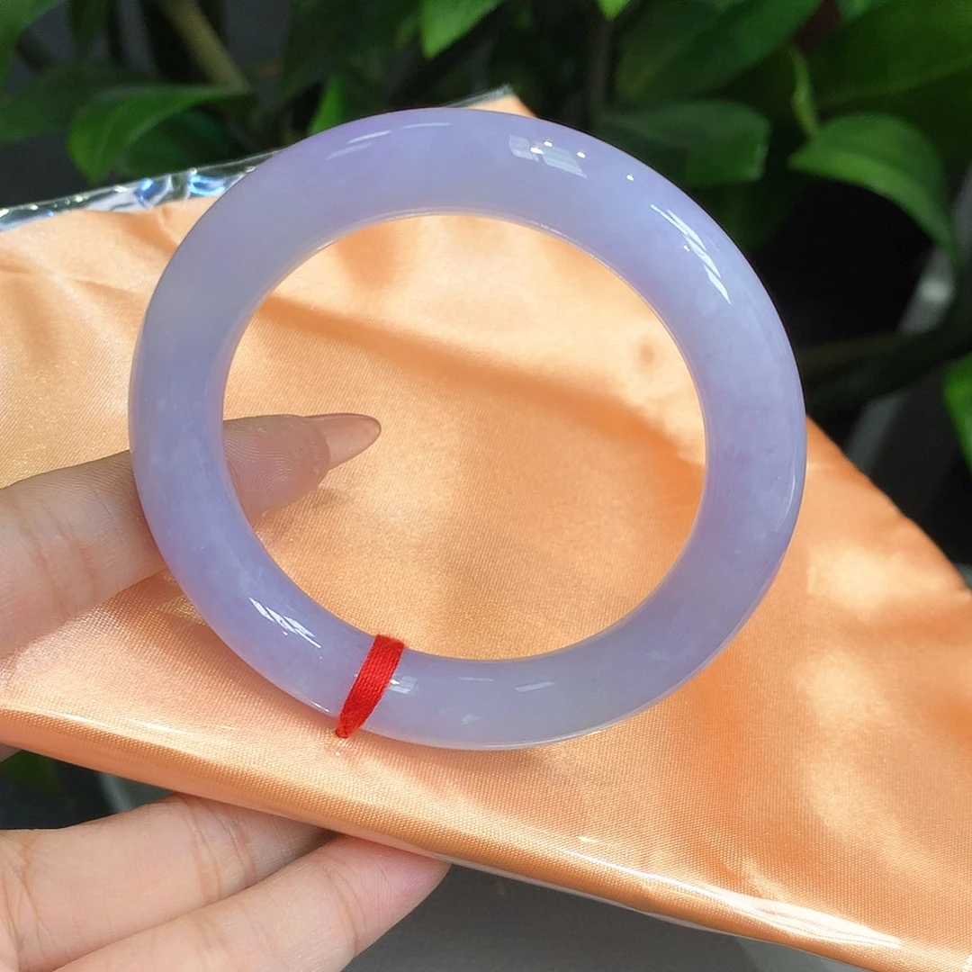 未镶嵌挂件翡翠手镯