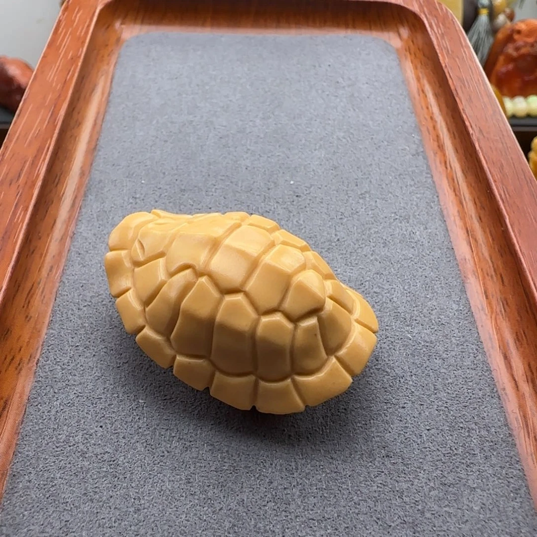 石英质玉（缅黄）配饰未镶嵌