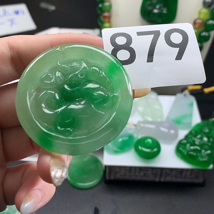 翡翠未镶嵌吊坠(赠链)