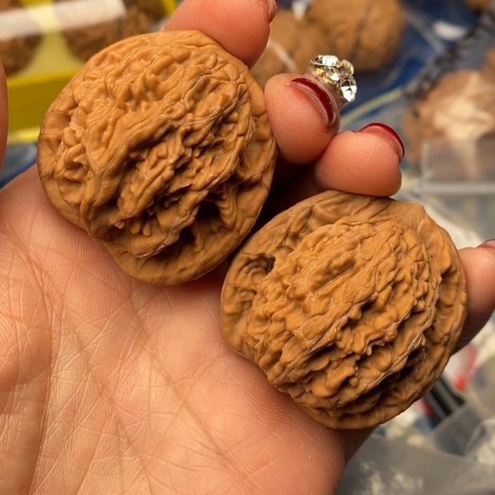 吊坠桃核虎头40全品