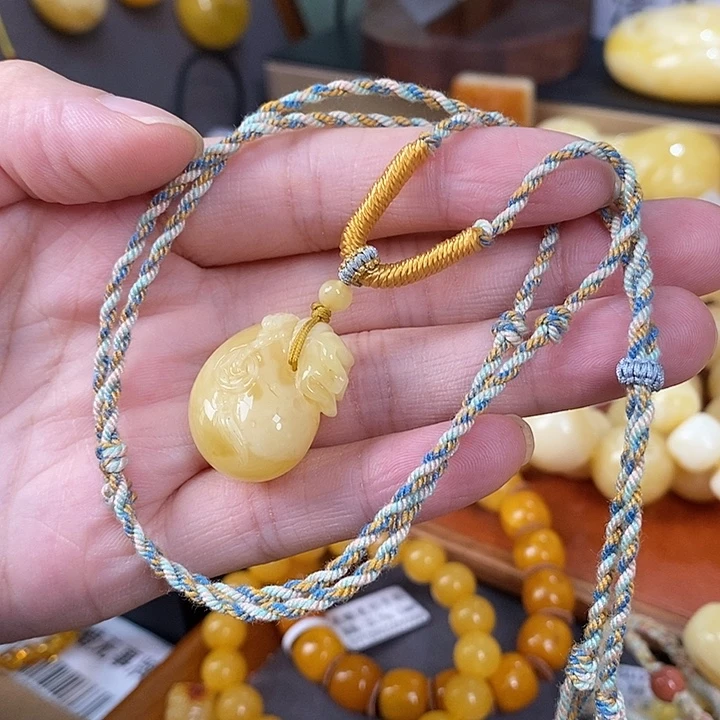 裸石琥珀未镶嵌钱袋子