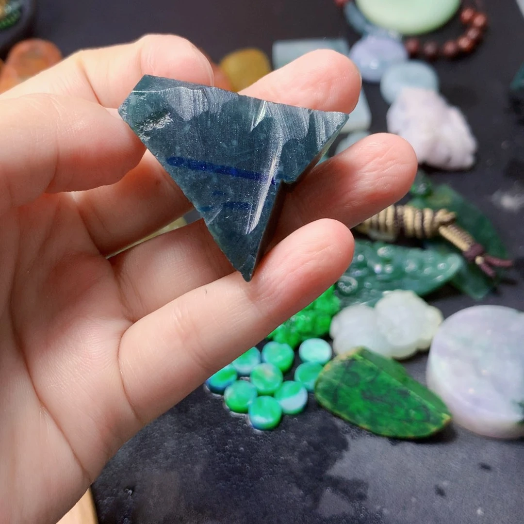 翡翠未镶嵌颈饰淡*哥089号