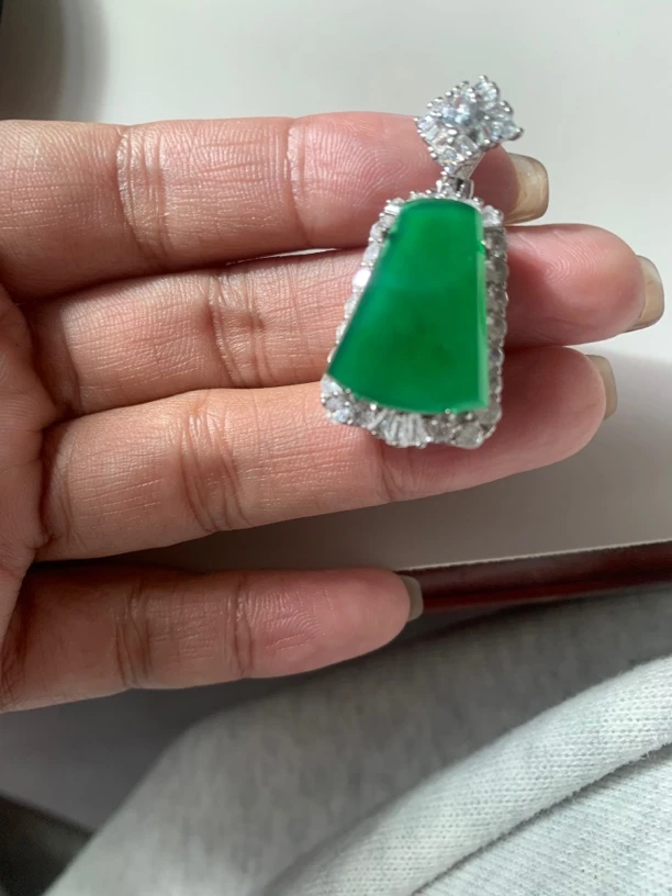 天然a货翡翠满绿高冰一刀切无事牌吊坠s925