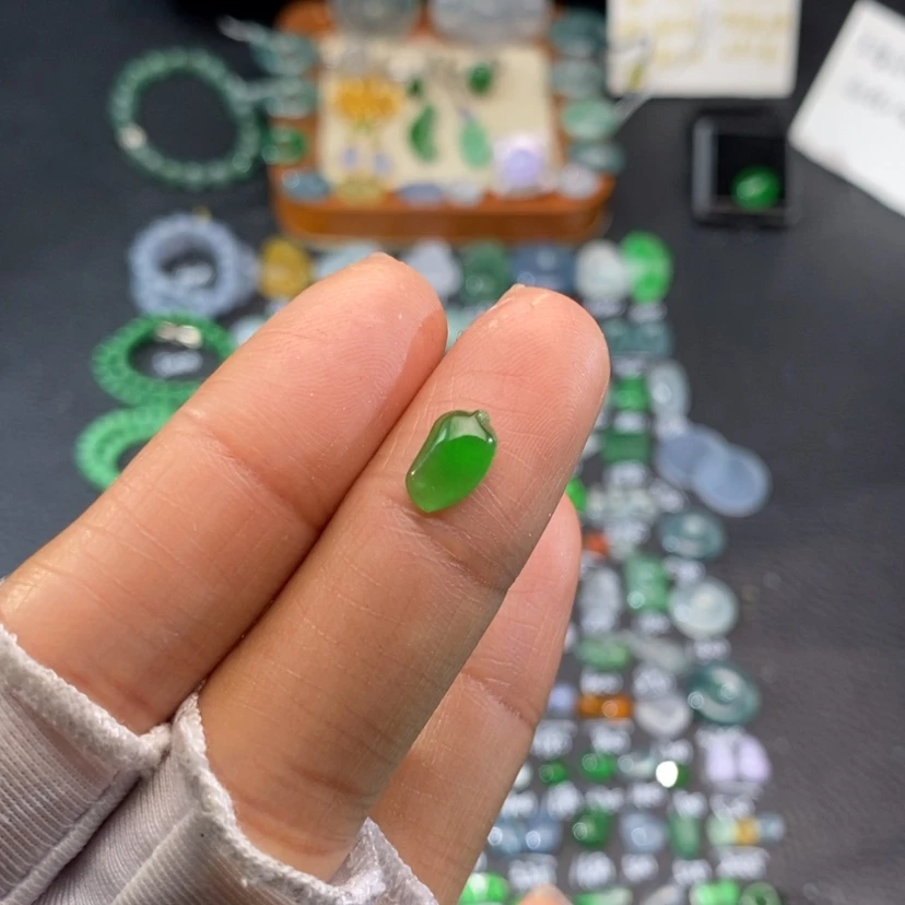 【闪购商品】翡翠挂件未镶嵌瓜