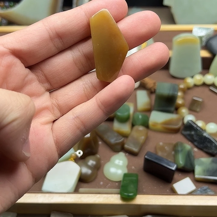 和田玉未镶嵌挂件