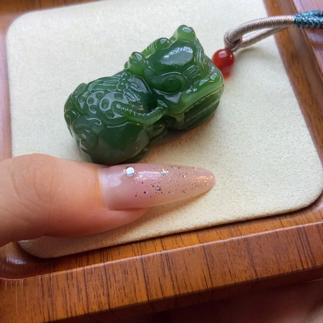 和田玉未镶嵌颈饰深*