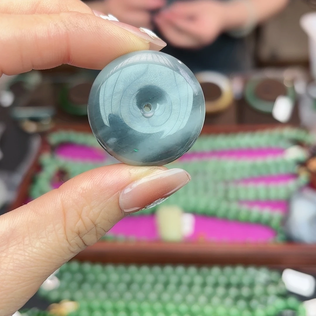 和田玉吊坠未镶嵌