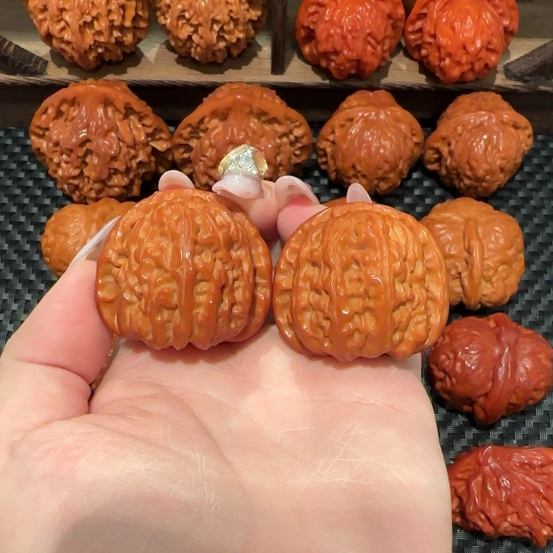 文玩核桃吊坠白狮子38精品1591