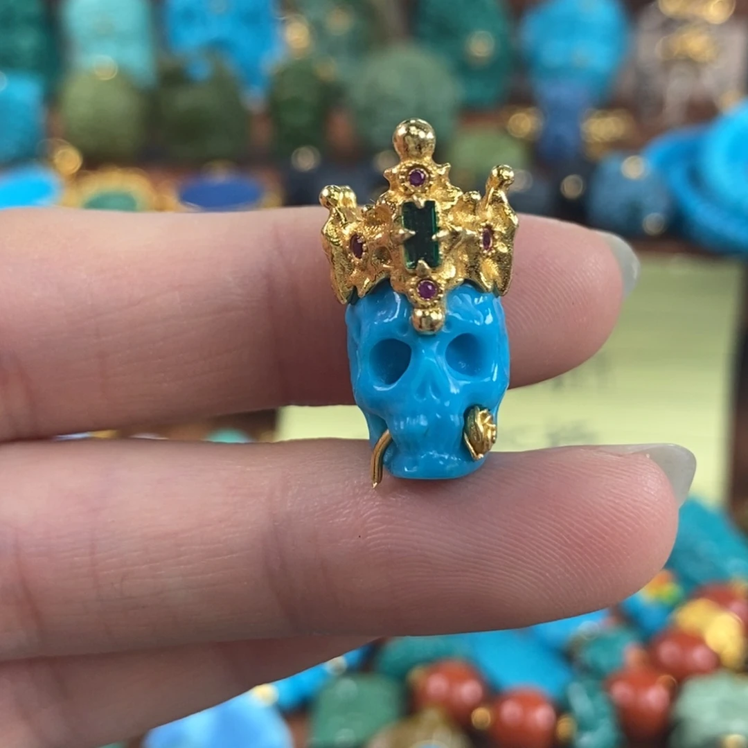 绿松石未镶嵌。皇冠骷髅