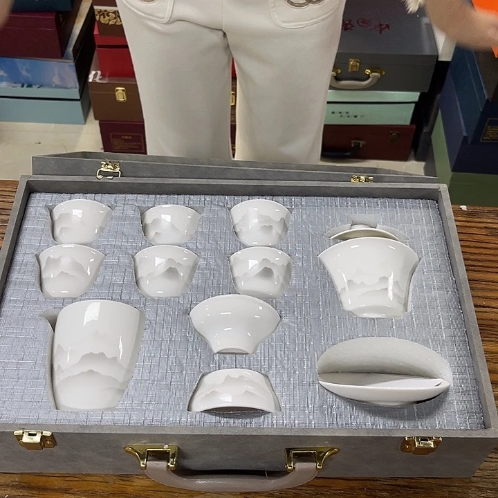 孤品茶具套装等。