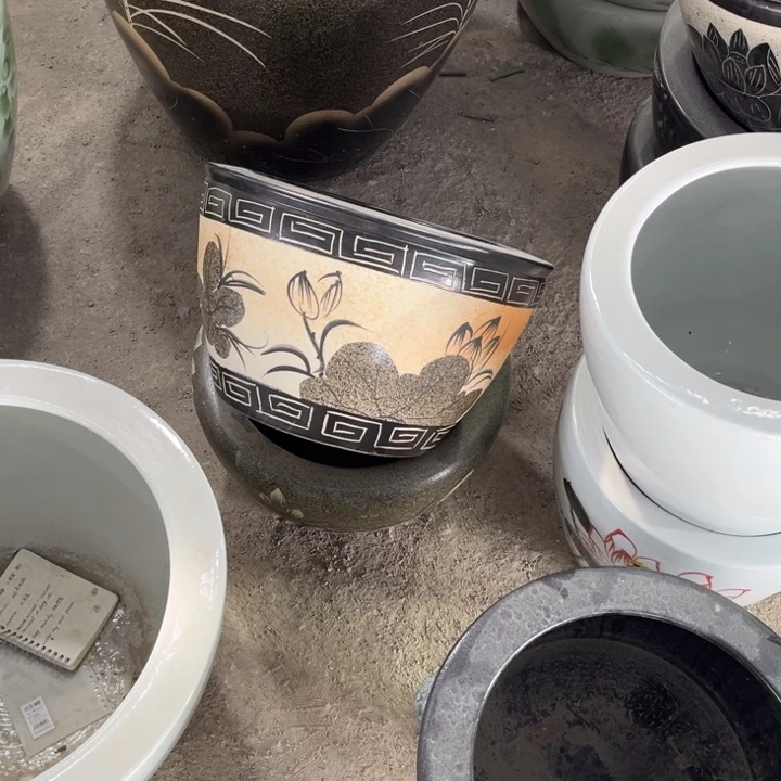 胡***明景德镇陶瓷艺术品