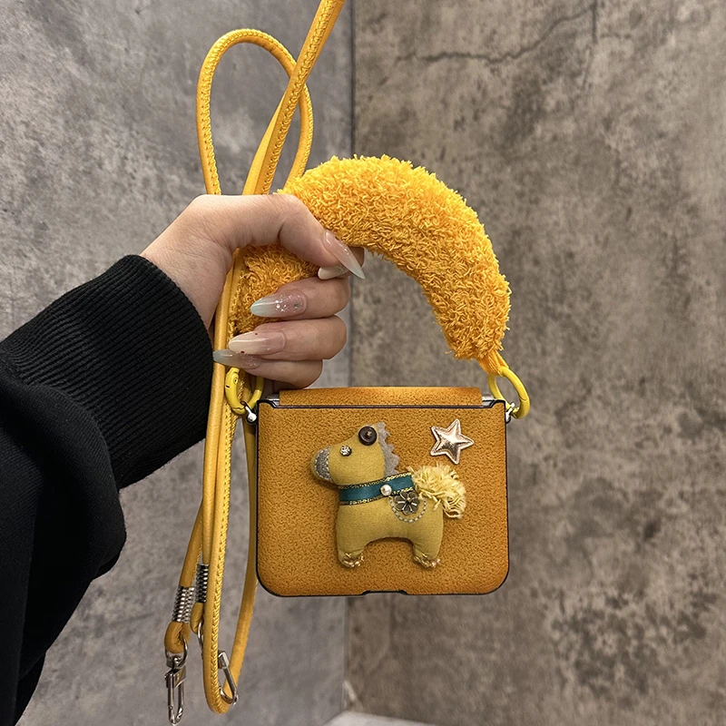 新年刺绣小马毛绒适用华为purax手机壳斜挎zflip7全包pocket2酒红