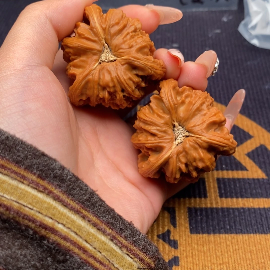 三***永文玩核桃吊坠白狮子
