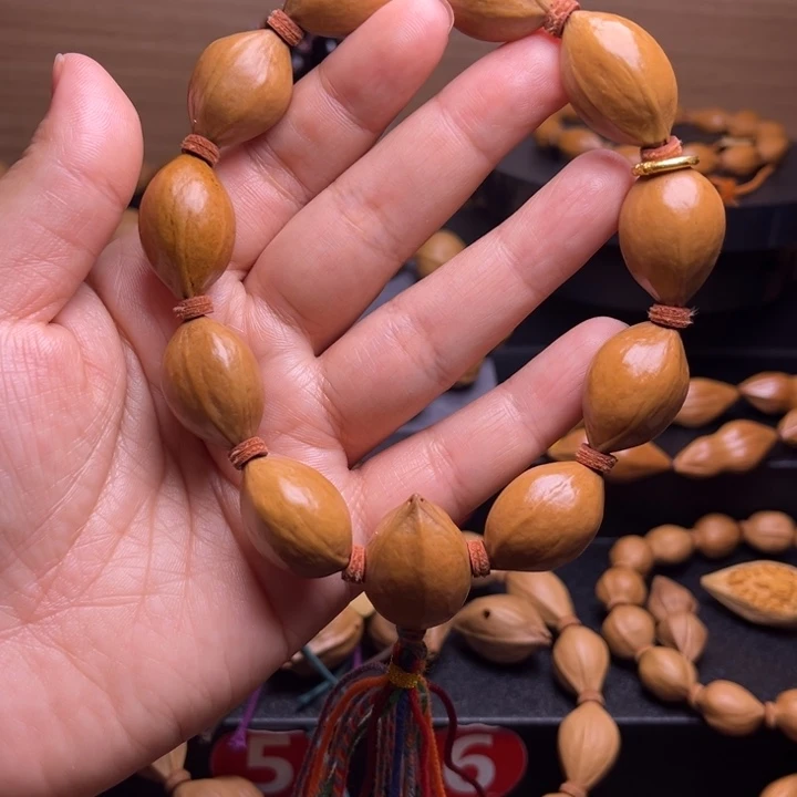 橄榄核手串鸡血红微瑕16.25