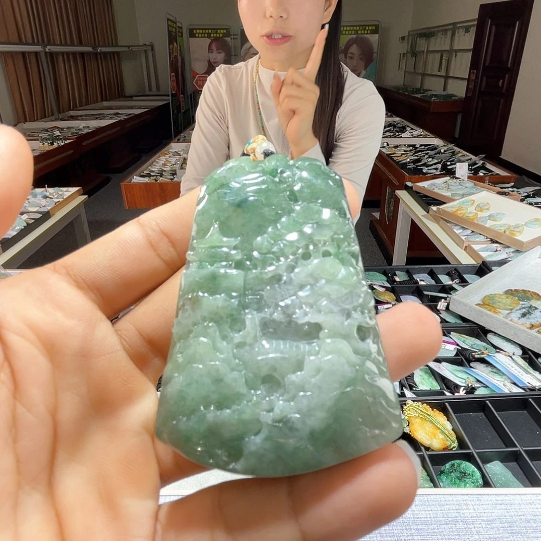 翡翠未镶嵌颈饰一