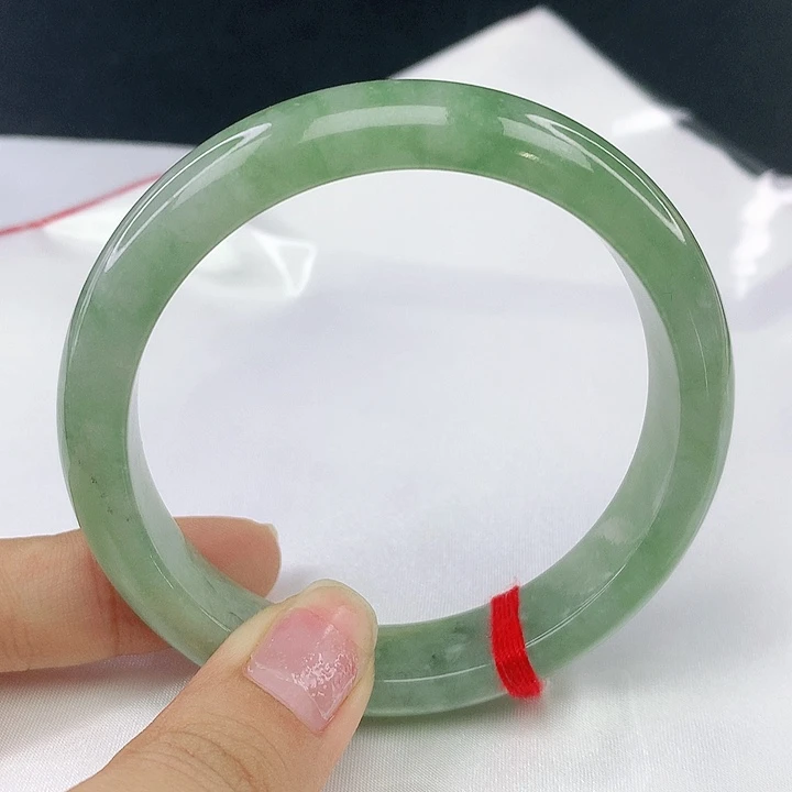 翡翠手镯未镶嵌圈57.6，2035