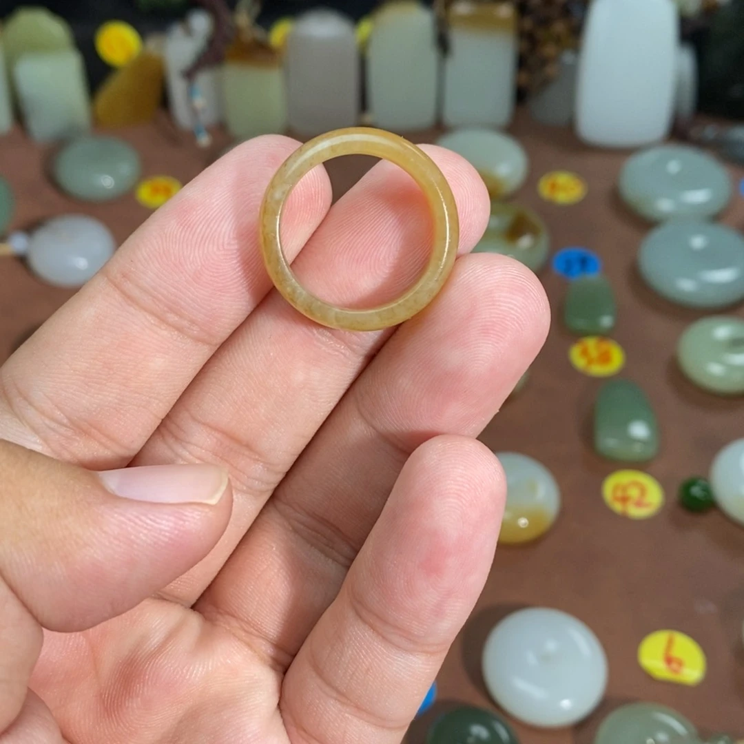 幸***人和田玉未镶嵌吊坠(不含链)