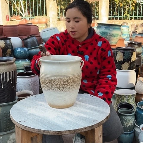 20口23高瑕疵一个。