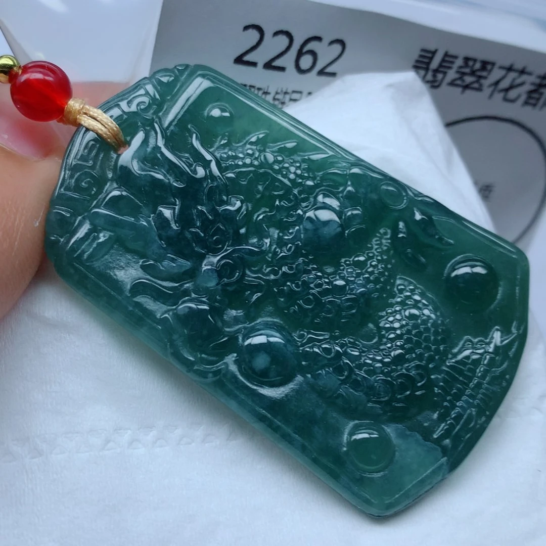 翡翠颈饰未镶嵌牌子