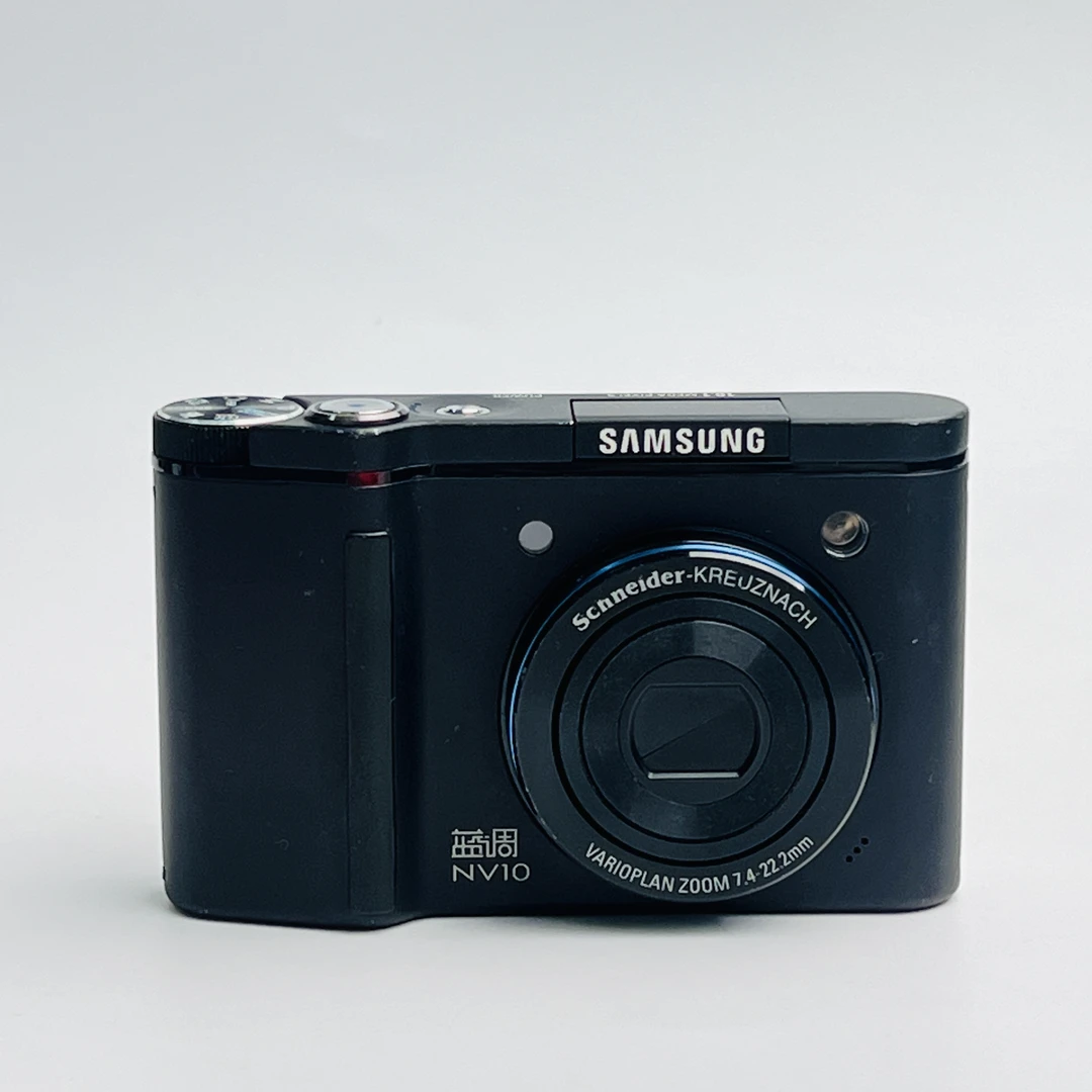 95新 Samsung/三星 nv10黑色1000万像素4倍变焦复古ccd数码相机