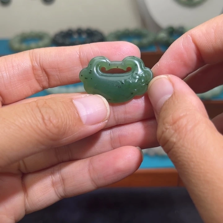 和田玉未镶嵌手链卡