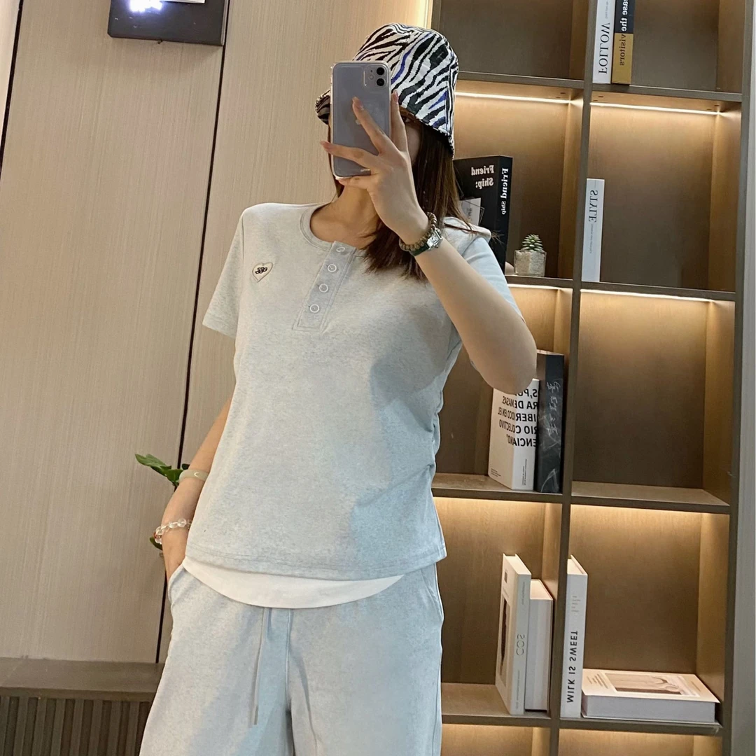 8073盐系爱心egg假两件百搭休闲上衣