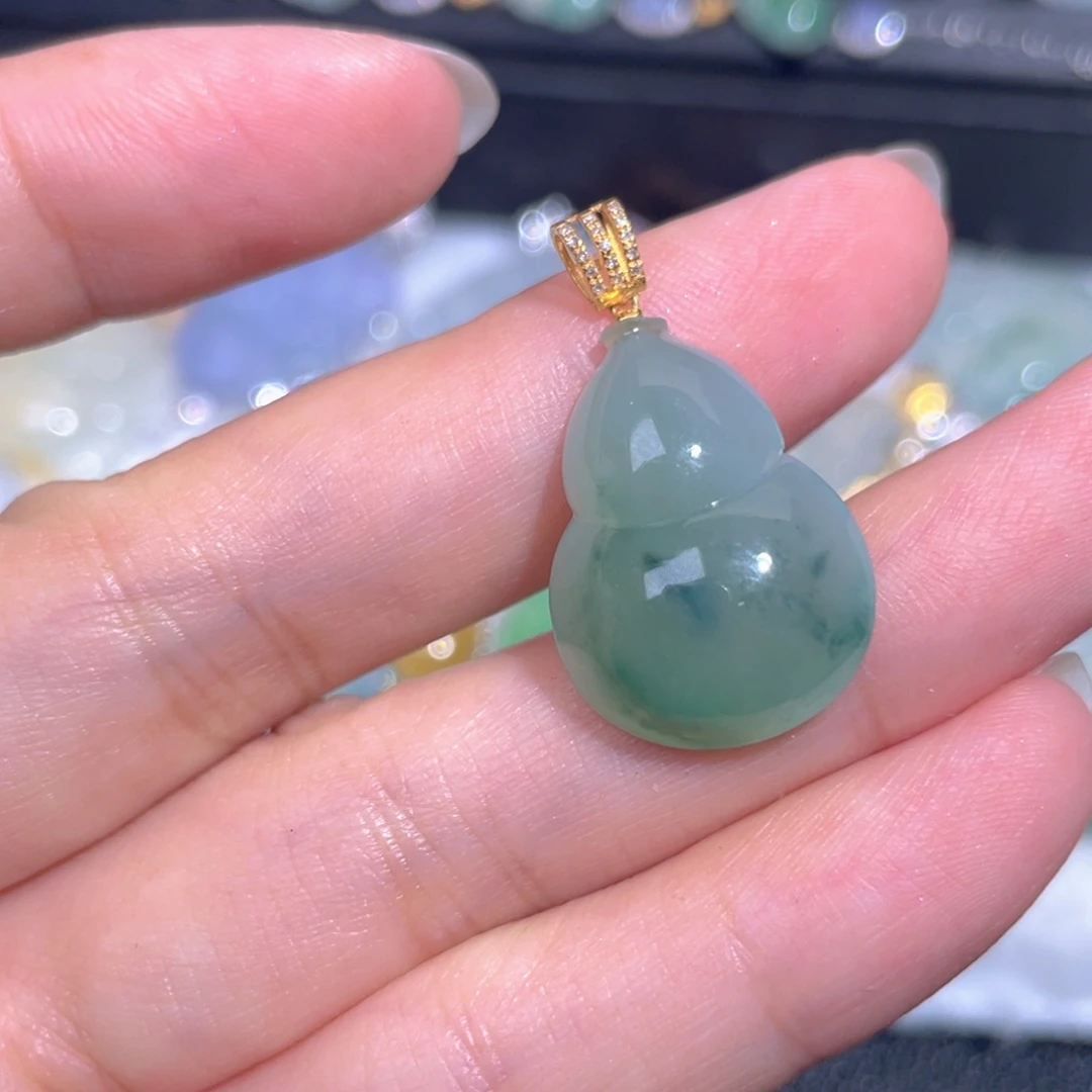 颈饰18K金镶嵌翡翠翡翠