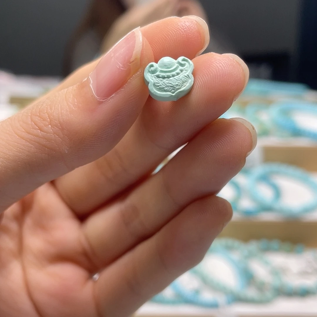 绿松石未镶嵌珠宝奇石