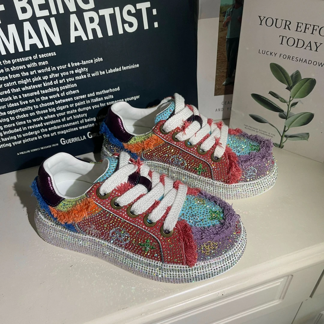 泰古珂儿25年秋冬新款+5CM四季刺绣薄透休闲百搭满钻潮流德训鞋