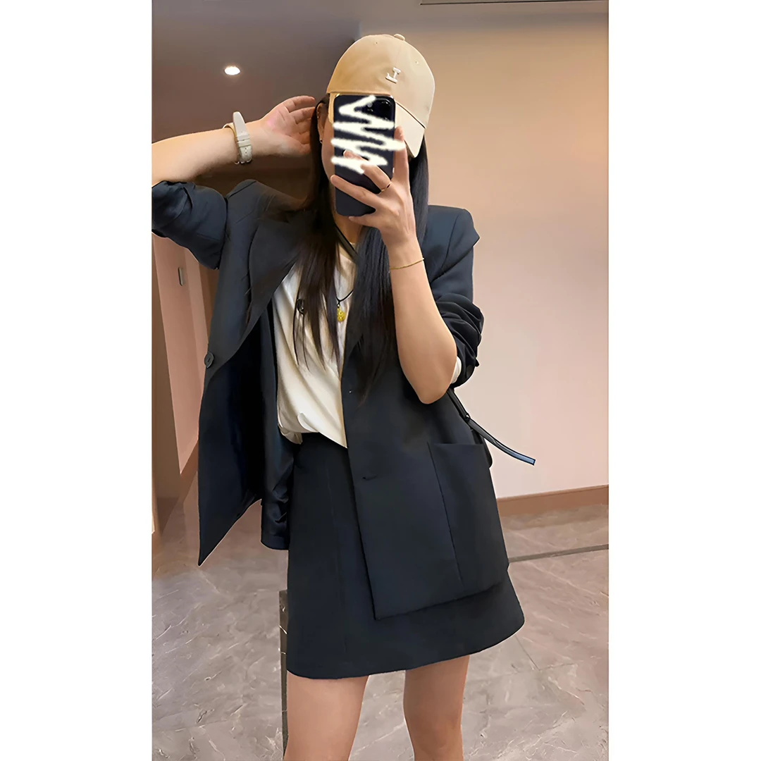早秋新款穿搭轻职风正肩西装外套气质别致百搭半身裙子