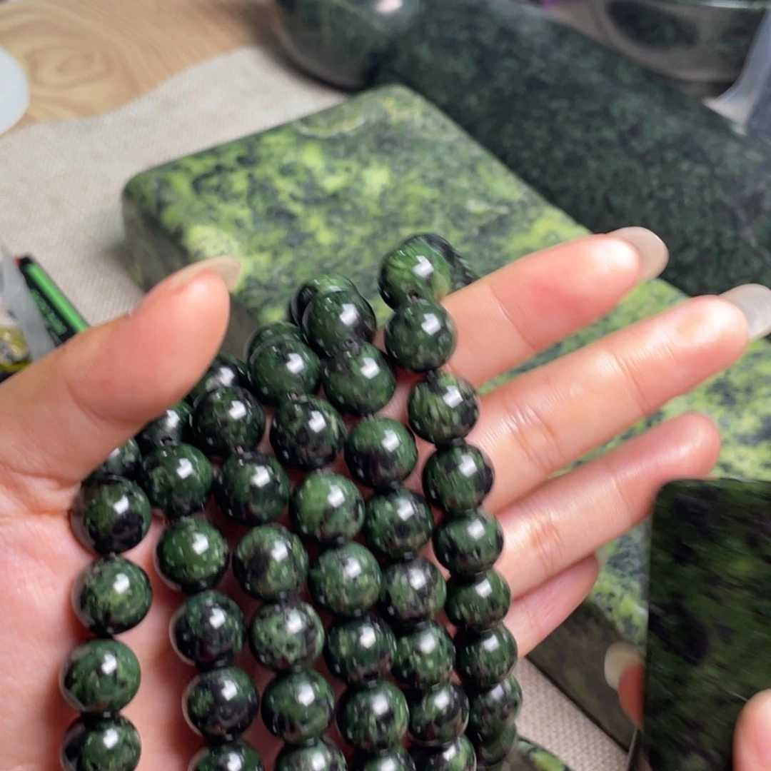 龙***少蛇纹石玉未镶嵌手镯