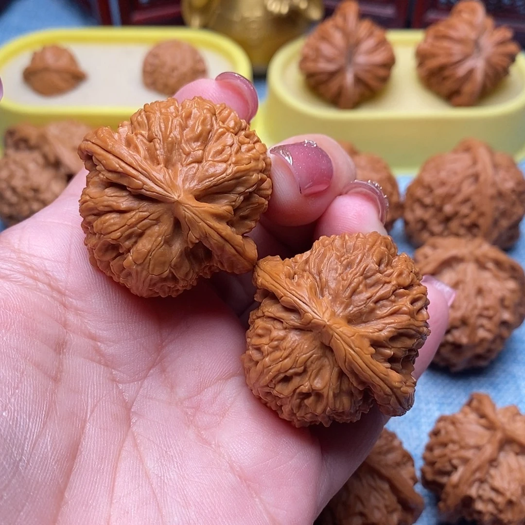 把件文玩核桃精品红皮白狮子39尺