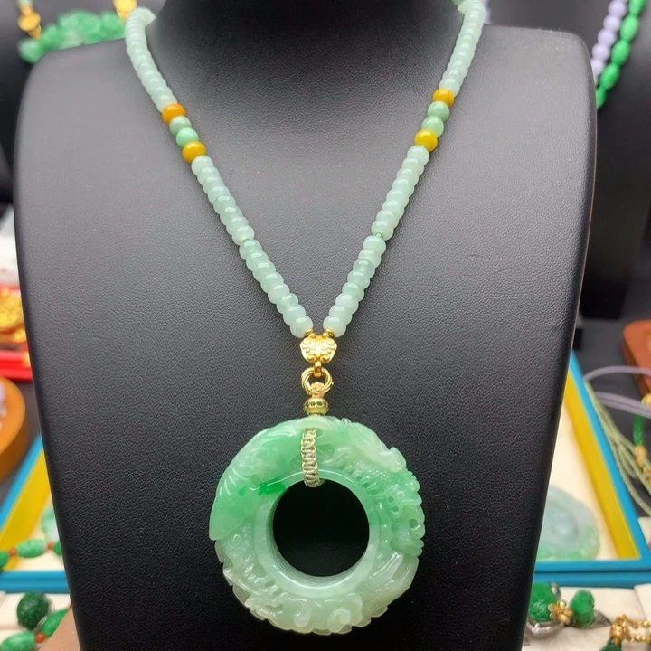 翡翠未镶嵌颈饰翡翠龙扣