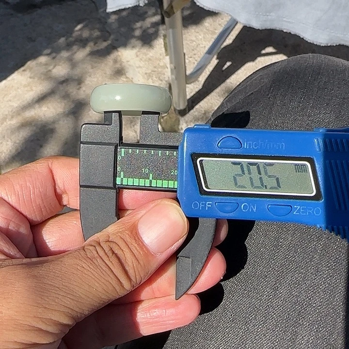 颈饰未镶嵌和田玉新疆且末白