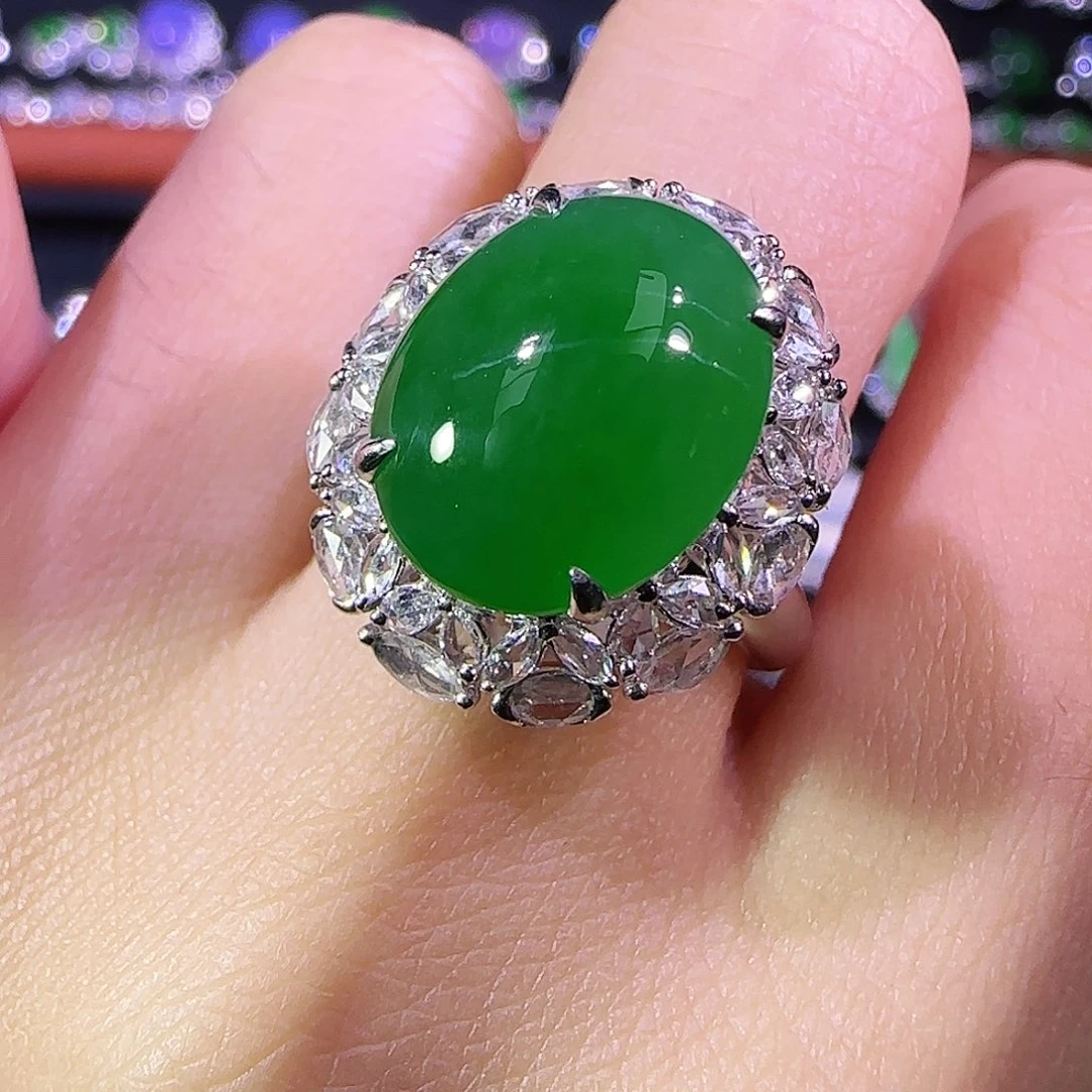 颈饰18K金镶嵌翡翠