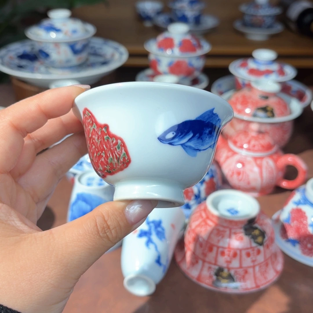 青花釉里红八大山人鱼杯