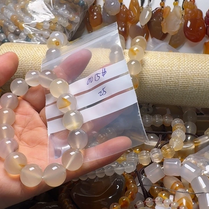 德***玛瑙/玉髓未镶嵌颈饰0015……25