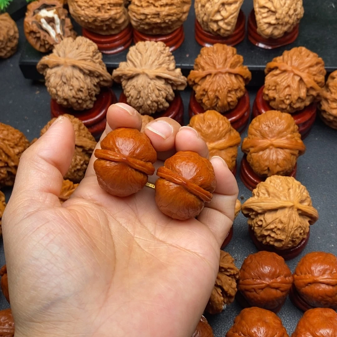 文玩核桃把件海豚