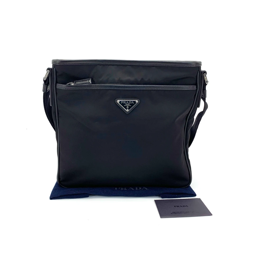 99新 Prada/普拉达 经典黑色休闲尼龙轻便三角标斜挎包 尺寸27/25
